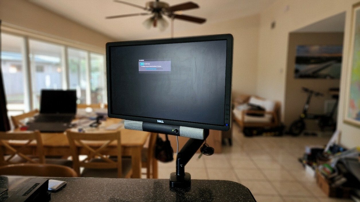 Dell U2212HMc 22" Widescreen LCD 1080P DVI VGA w Sound Bar & PRO ADJ. STAND