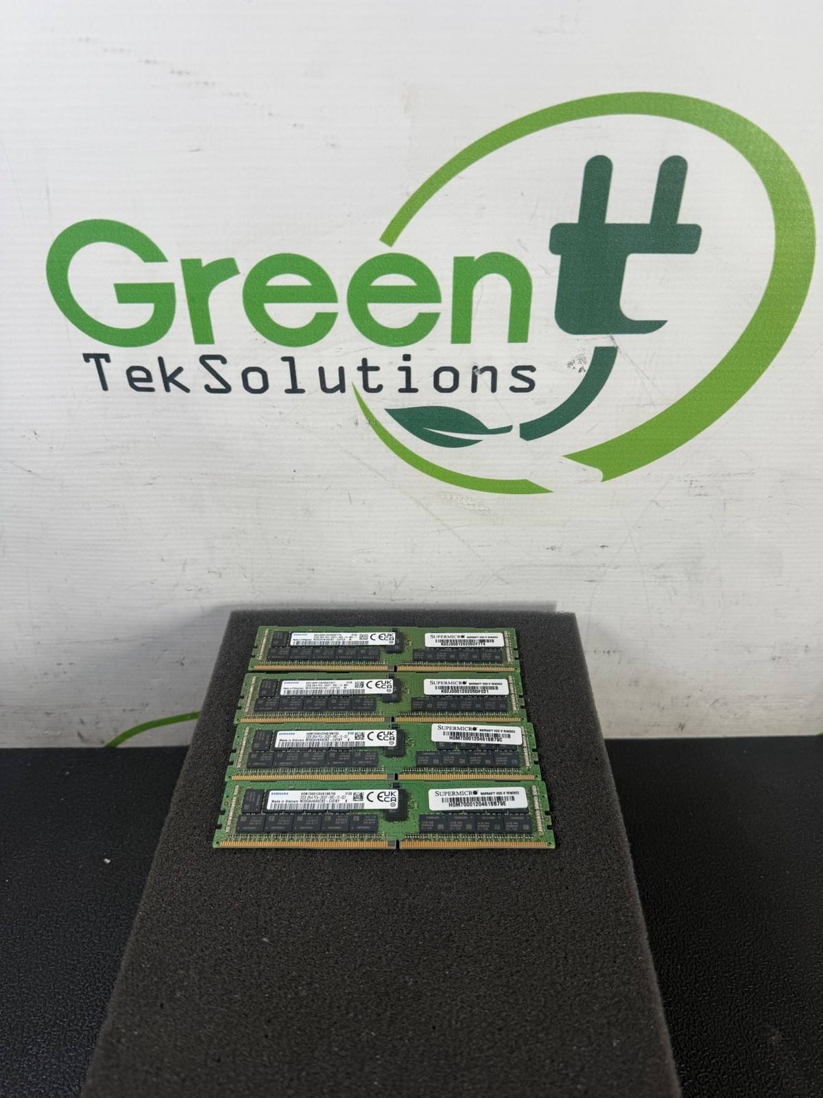 Lot of 4 Samsung 32GB DDR4-2933 ECC RDIMM M393A4K40CB2-CVF Server RAM