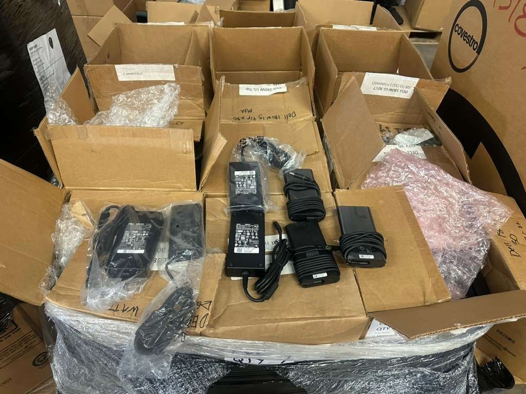 Lot of 800 Genuine OEM Dell 180W 19.5V 9.23A AC Adapter Power Charger Cord