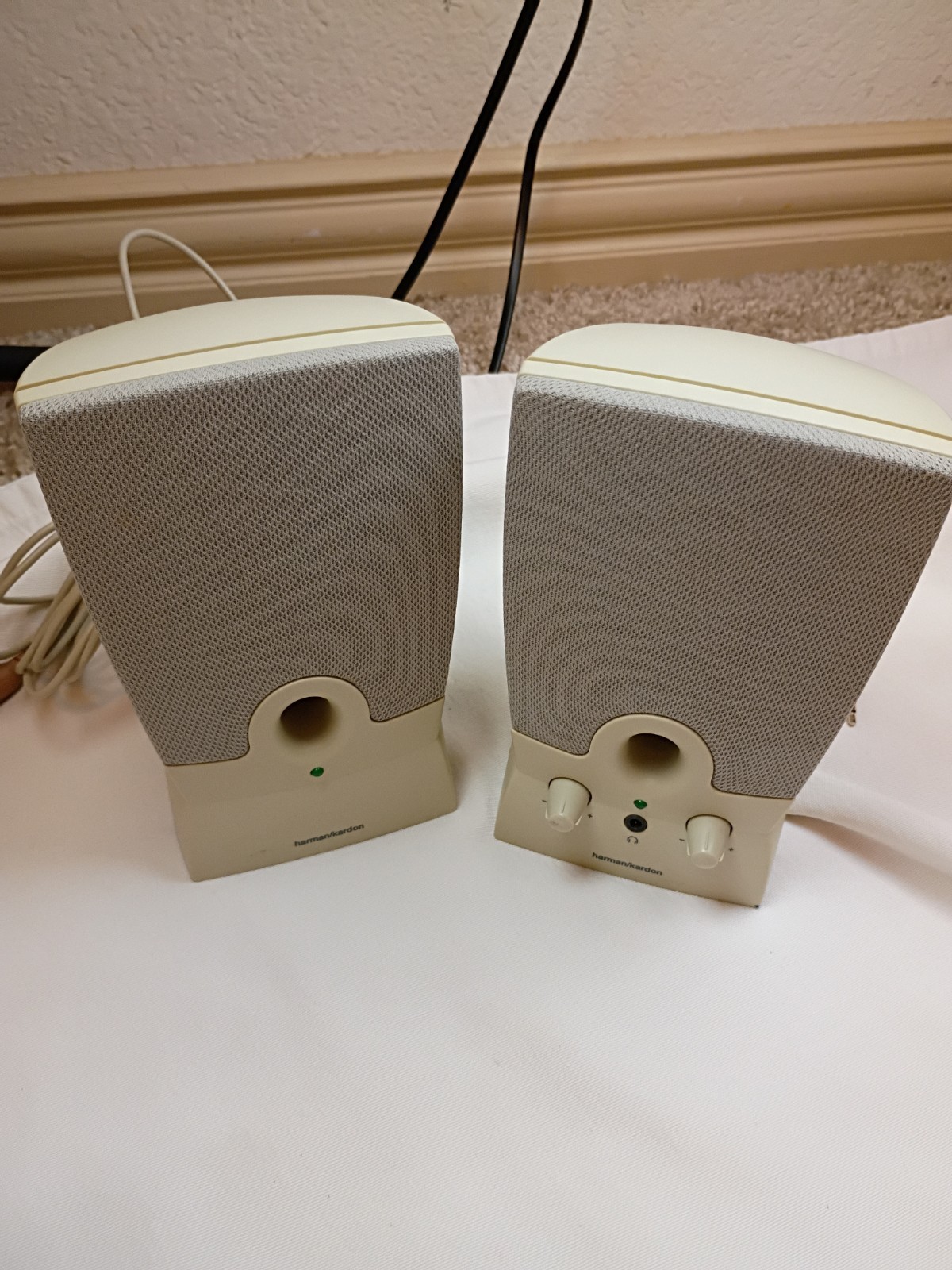 Vintage Harman Kardon 02320V Wired 2.0 Computer Speakers 3.5mm PC Audio