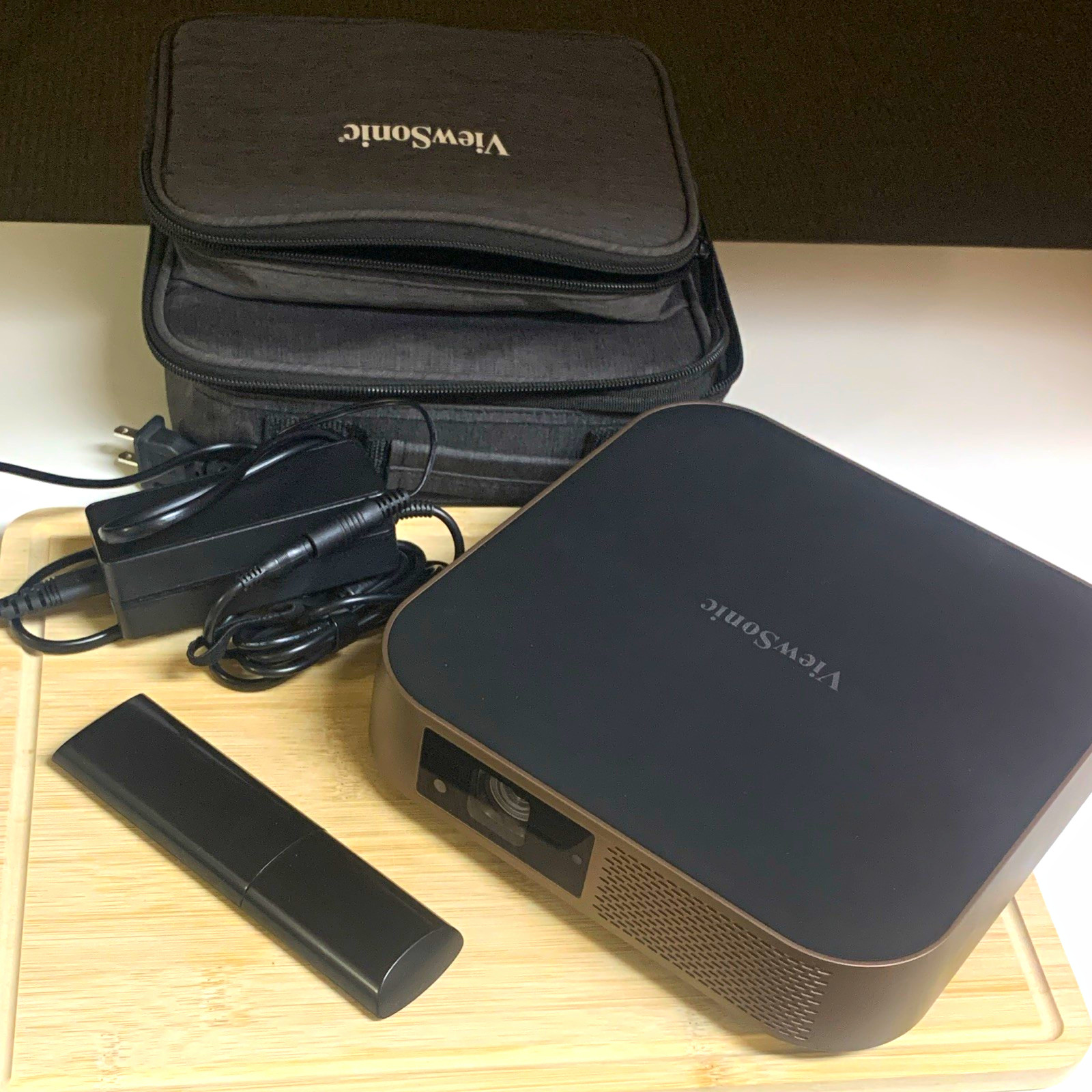 ViewSonic M2 VS17808 LED 1080p 1200 ANSI Harman/Kardon Short Throw