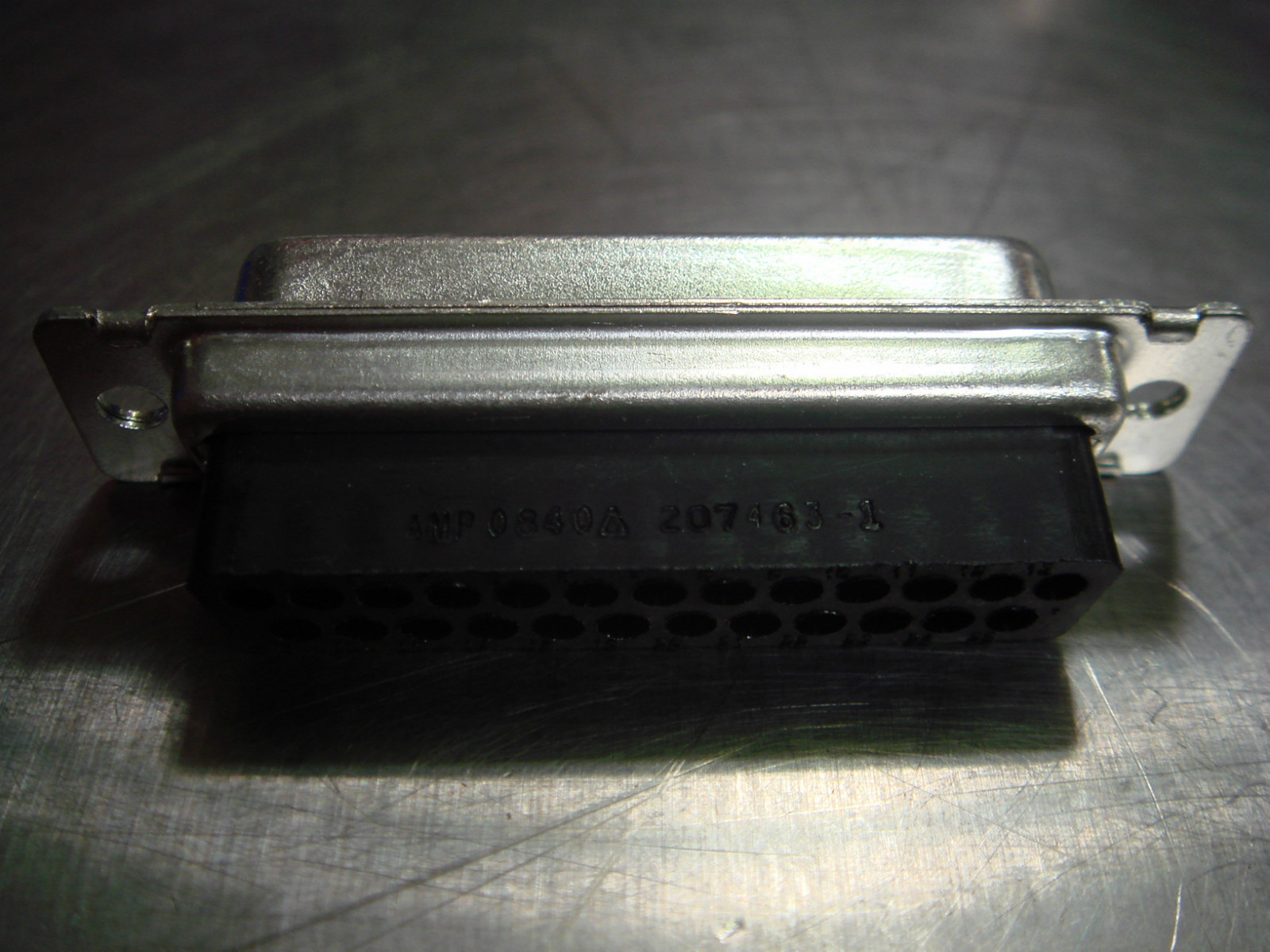 AMP 25-Pin Female P/N 0509-207463-1 New Connector