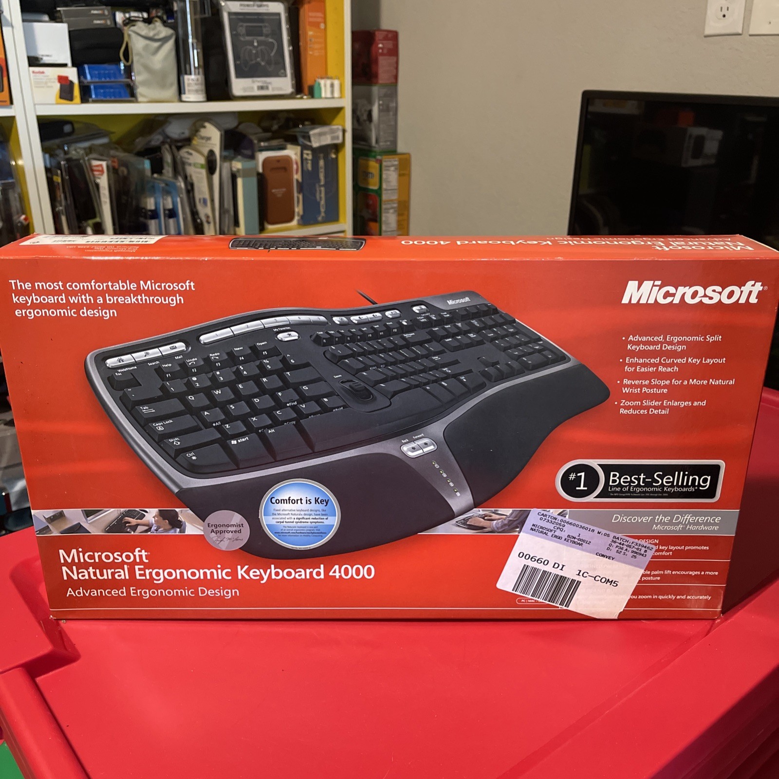 New Microsoft Natural Ergonomic Keyboard 4000 Wired USB Black Still Sealed