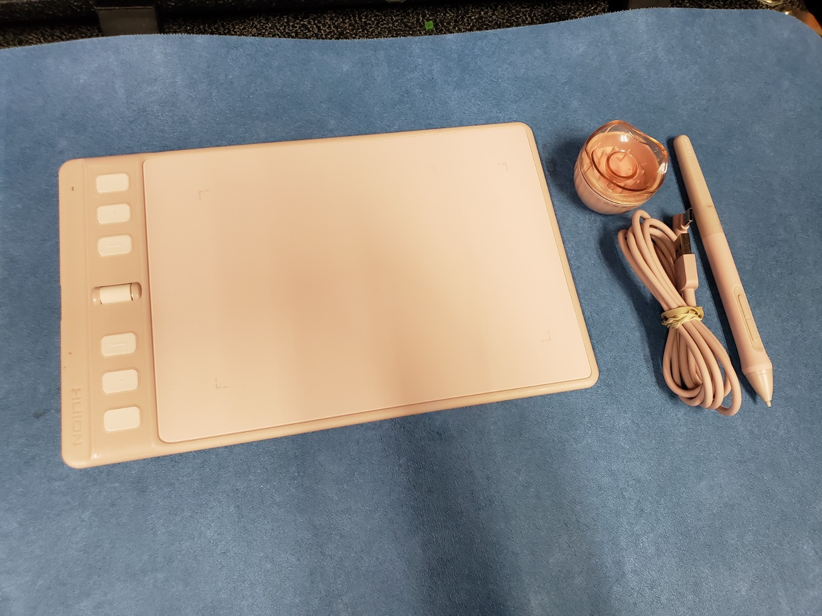 Huion Inspiroy 2 S Pink Graphics Drawing Tablet with pen, pen holder, usb cable