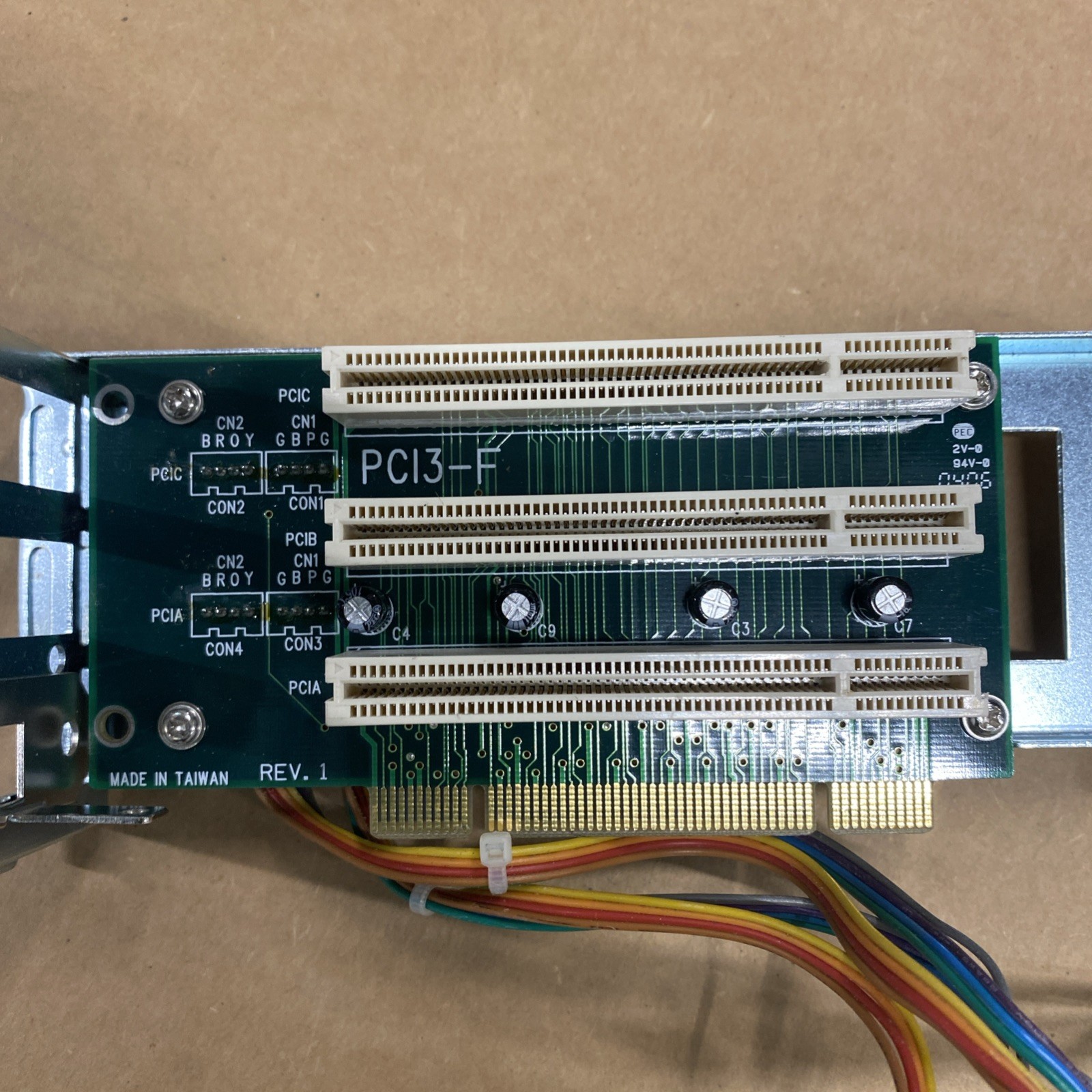 Axiomtek PCI3-F Riser Card with frame socket