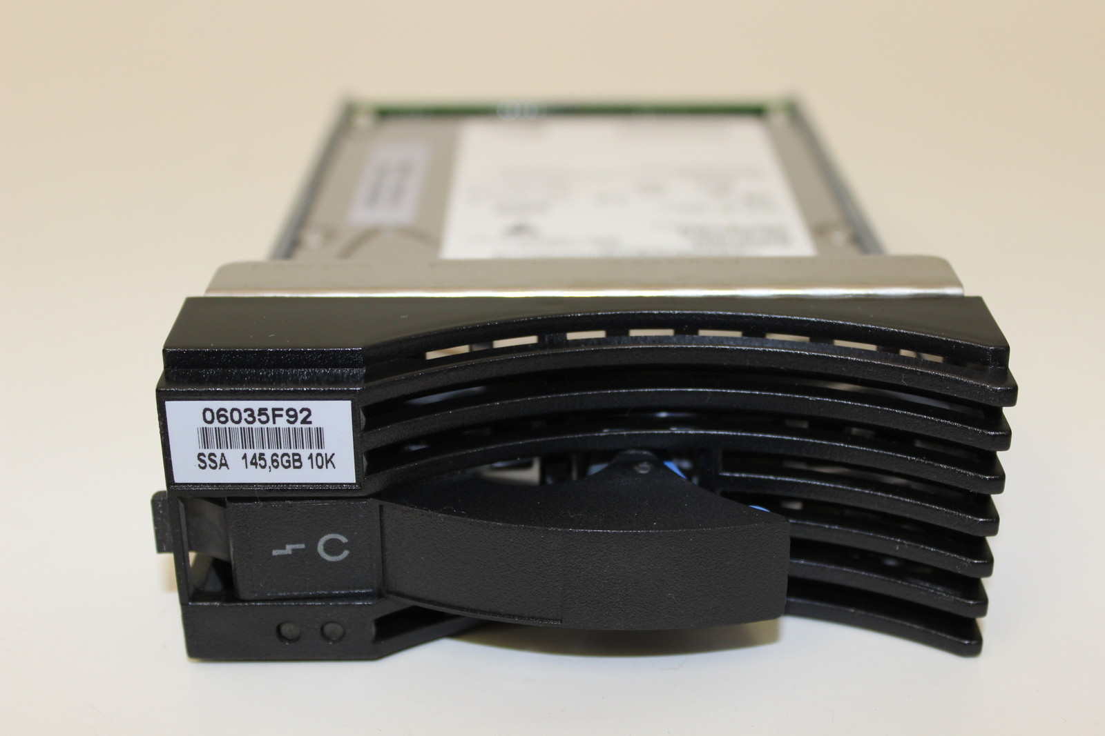 IBM 22R0613 17R6166 145.6GB 3.5 SSA 10K HARD DRIVE WITH TRAY
