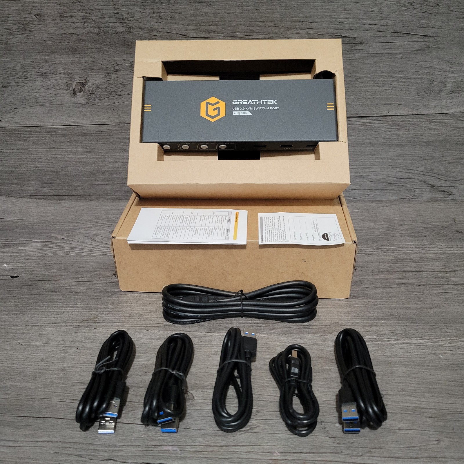 Greathtek USB 3.0 KVM Switch 4 Port With Cords