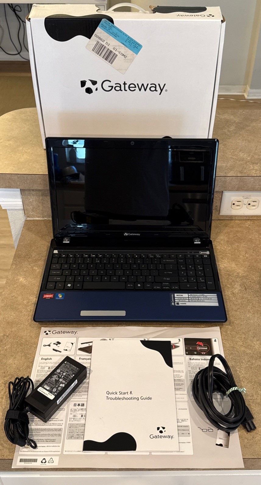 Gateway NV53A Retro Gaming Laptop AMD Phenom II X 3 N830 4GB RAM (Windows 7)