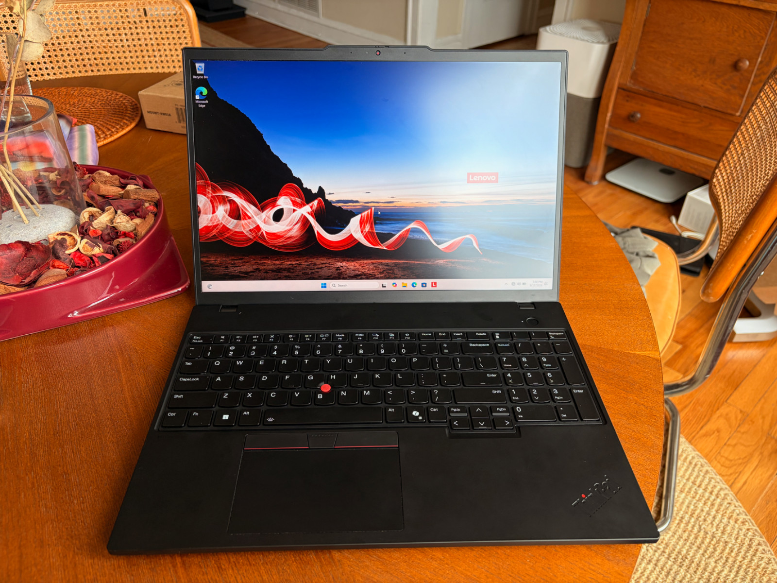 Lenovo ThinkPad T16 Gen 3 - Core Ultra 5 / 16gb RAM /  512GB SSD / READ DESCRIP