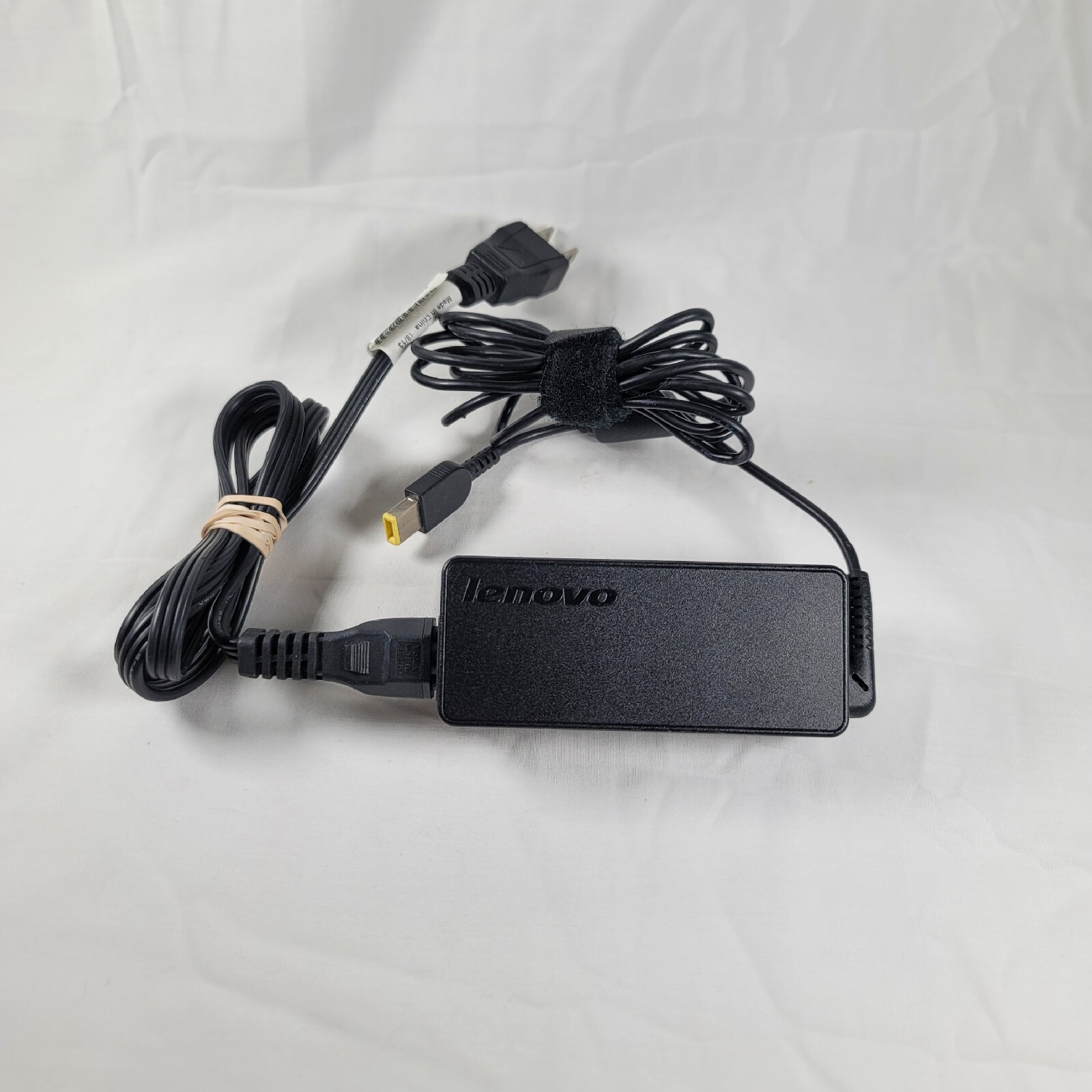 LENOVO (Chicony) ADLX65NCC3A 20V3.25A COO 01FR050 Grade B
