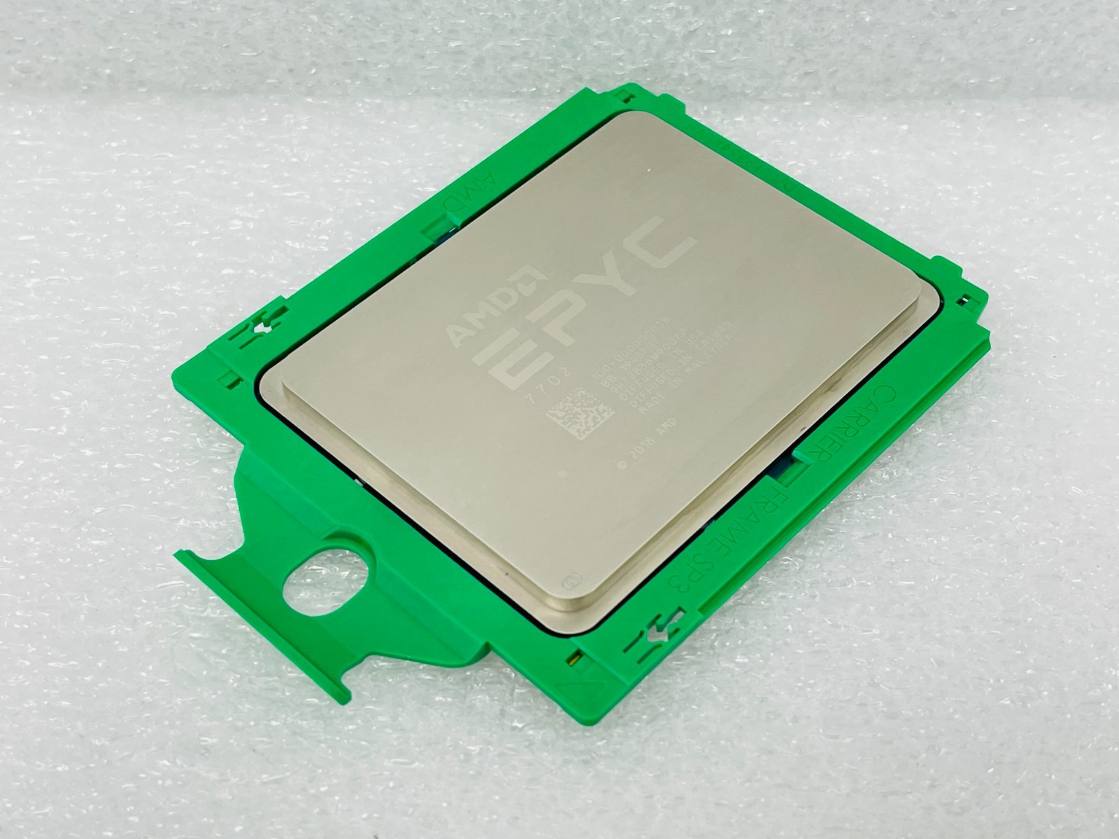 \AMD EPYC 7702 100-000000038 2.0GHz 64C 128T SP3 256MB 200W (Unlocked for Dell)