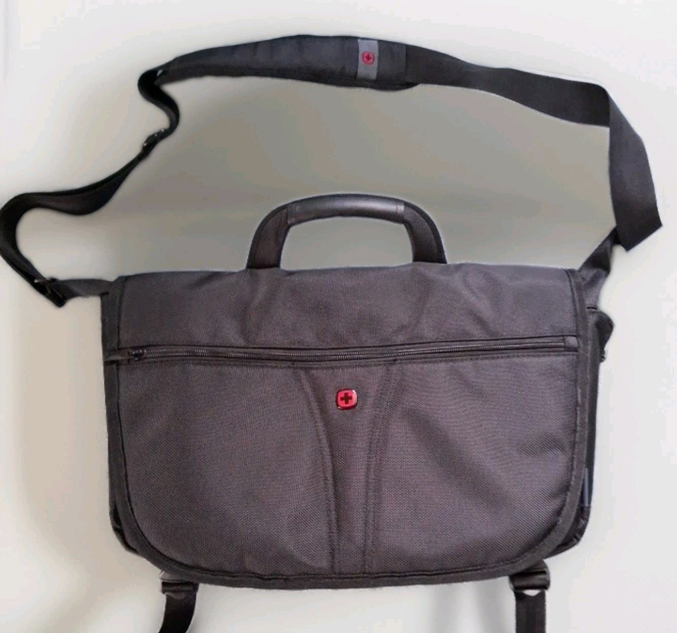 Victorinox-Wenger Swiss Army Gear 14-16" LG Laptop Bag Messenger Travel Shoulder