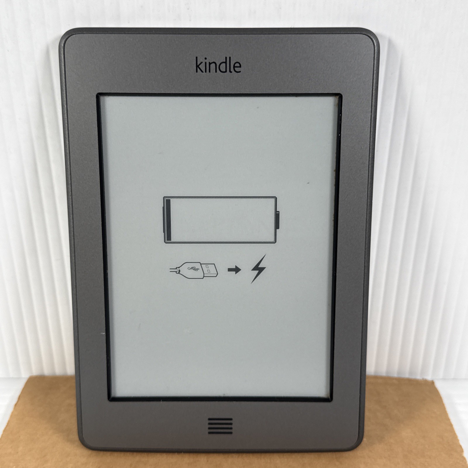 Amazon Kindle Touch (4th Gen.) D01200 - 4GB - Wi-Fi - 6" eReader - Gray