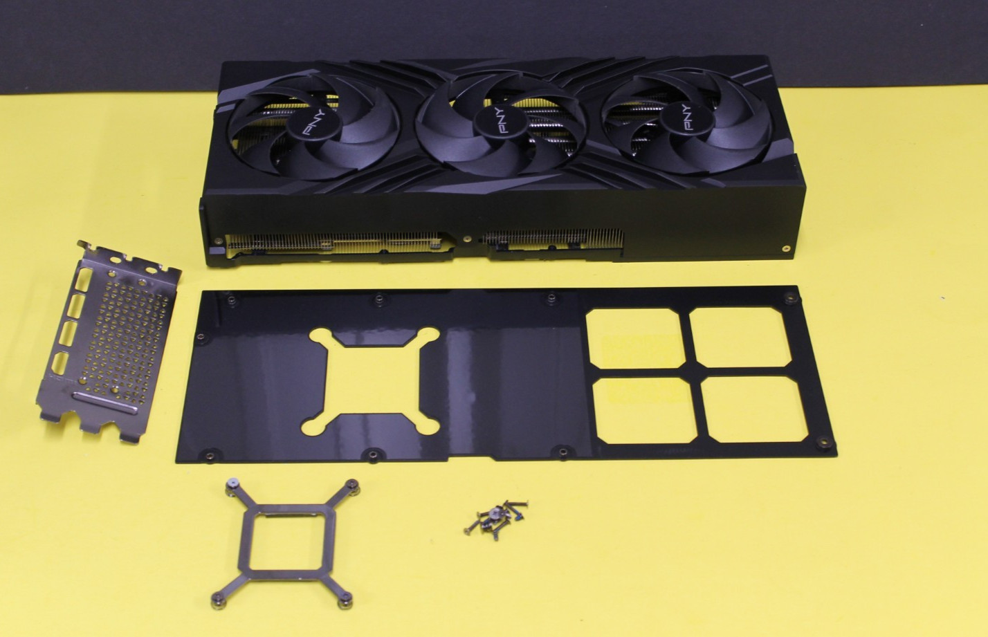 PNY RTX 4090 HEATSINK WITH FANS, IO SHIELD, Bottom Plate, NO PCB