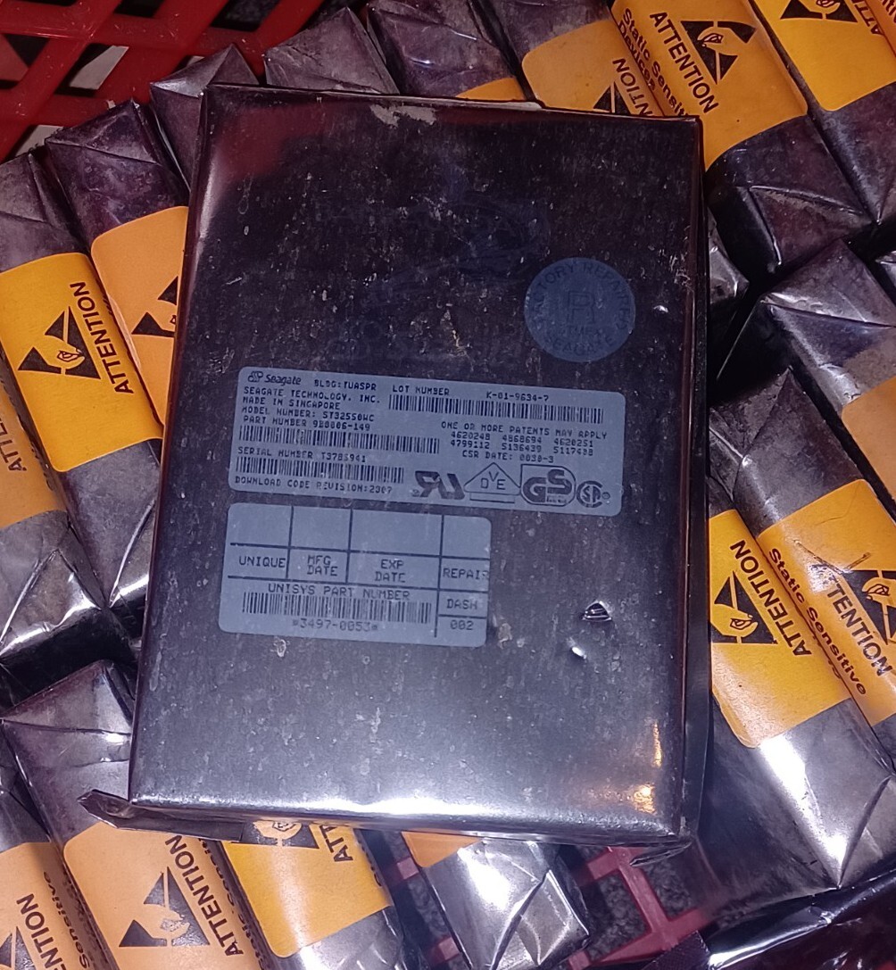 Sealed new old stock SEAGATE BARRACUDA 2.1 GIG SCSI HARD DRIVE ST32550WC vtg 