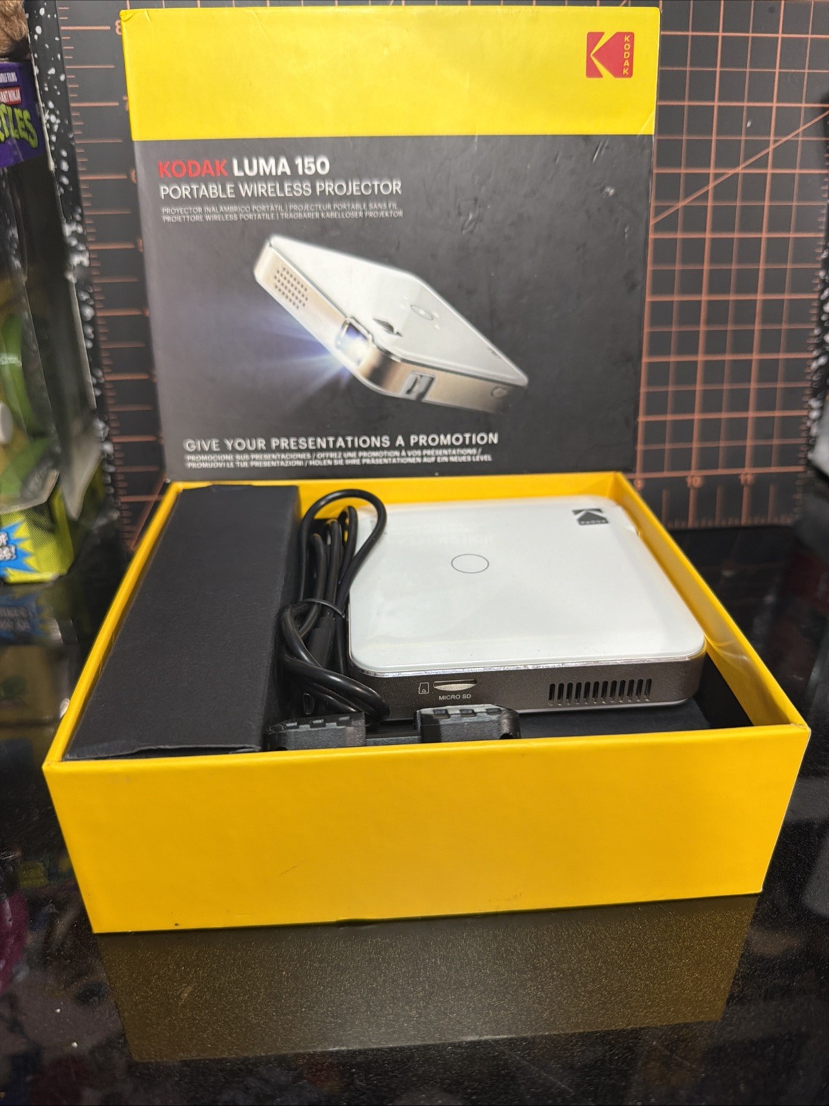 Kodak Luma 150 Portable Wireless DLP Projector WiFi New Unused Open Box HDMI USB
