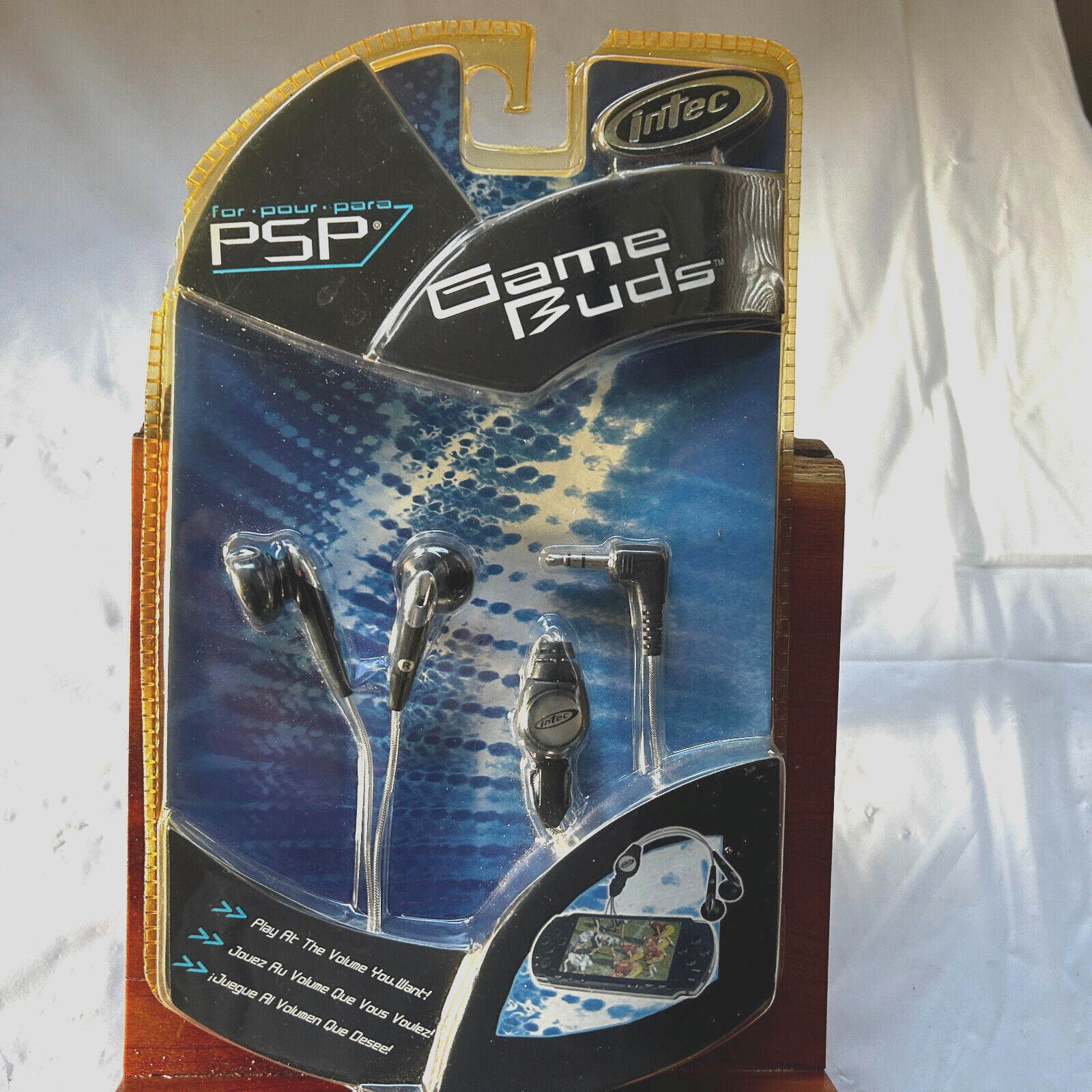 Intec PSP Game Ear Buds Head Phones G6706 New 2004