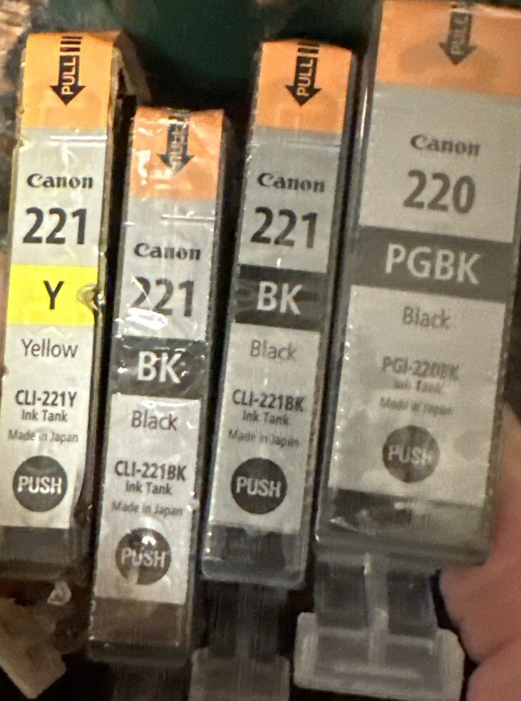 PGI-220/CLI-221 Combo 2 Black/1 Yellow - NEW Open Box 