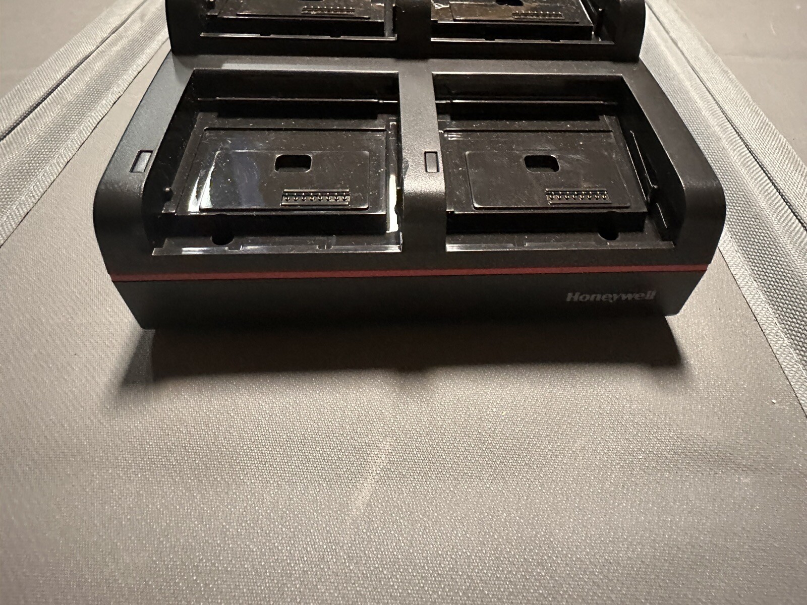 NEW Honeywell 4 Bay 86801 Battery Charger # MB4-BAT-SCN02 (No Power Cord)