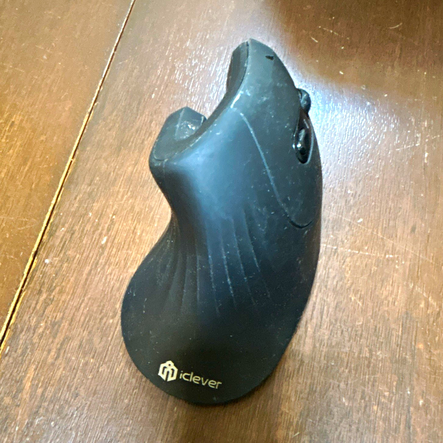 iClever VM02 Wireless USB Vertical Ergonomic Optical Mouse 6-Button 2400 DPI