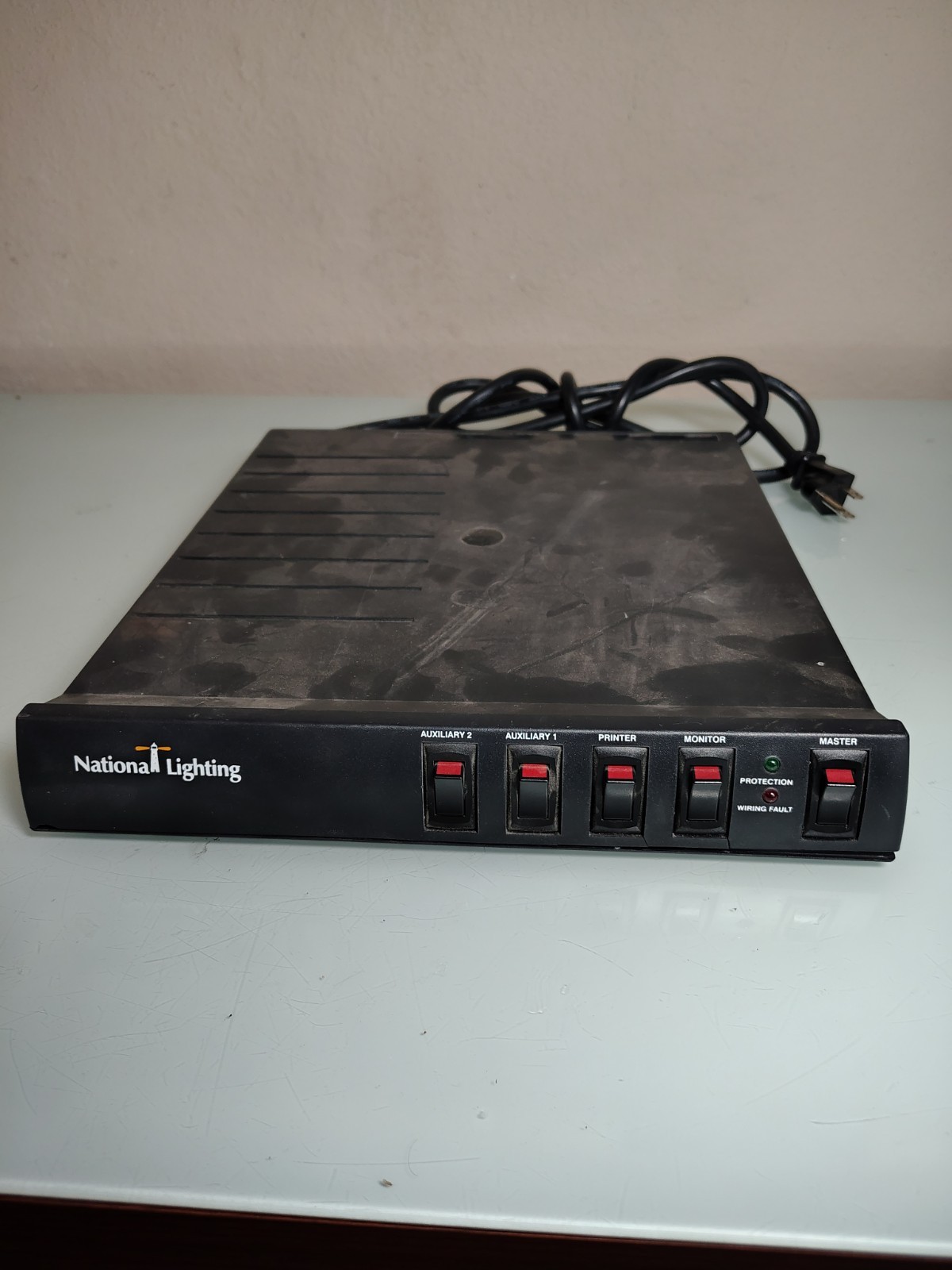 National Lighting PC200 Surge Suppressor Power Center 6 Outlet Vintage PC Works