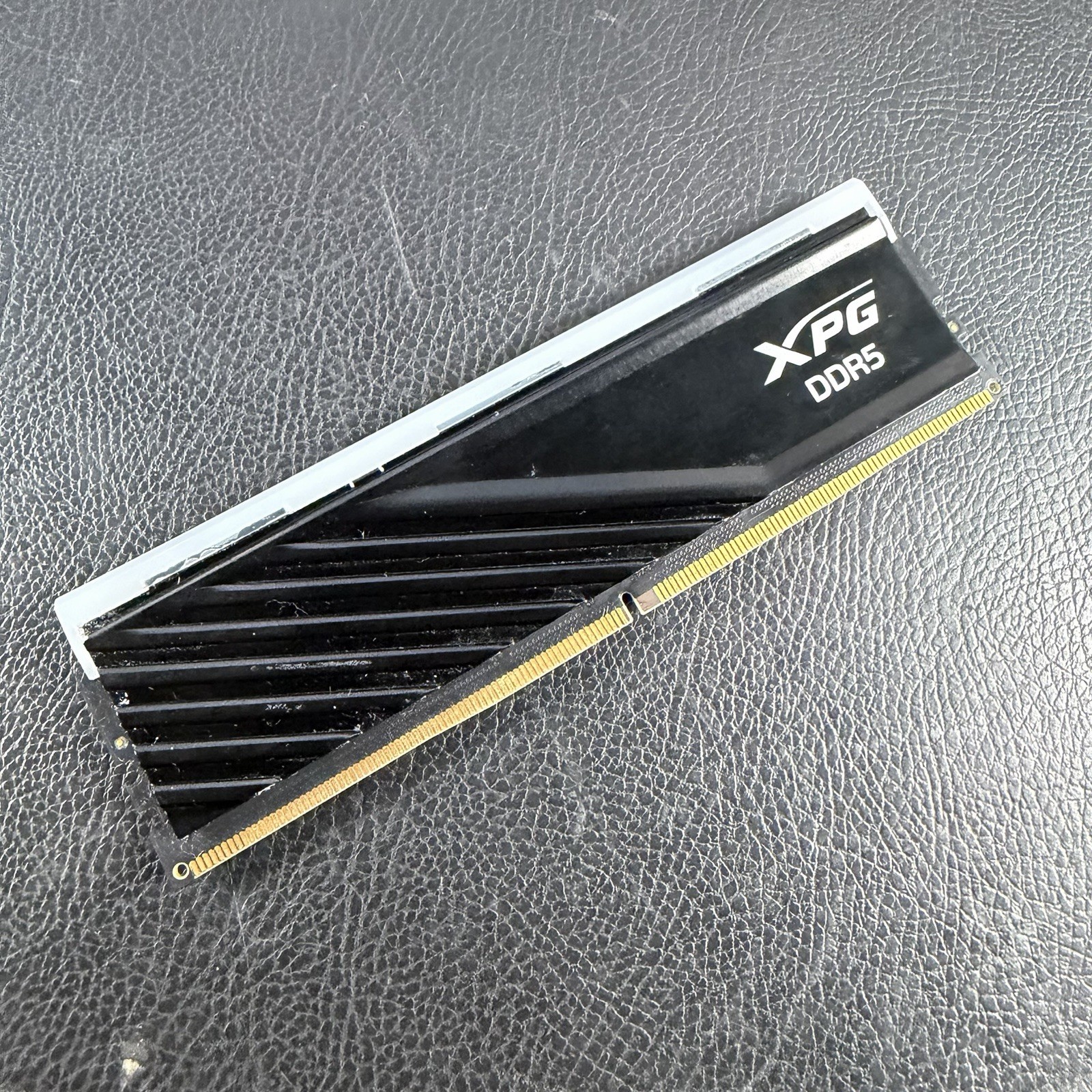 XPG RGB  (1X 16GB) DDR5-5200MHz Desktop Memory AX5U5200C4216G-BLABRBK PC5-41600