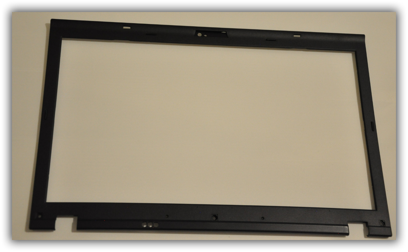 NEW Front LCD Bezel Cover 60Y5482 For Thinkpad T520 T520i W520 T530 W530 Series
