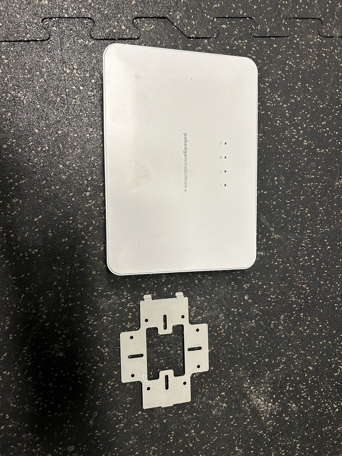 Pakedge WX-1 Dual Band Access Point