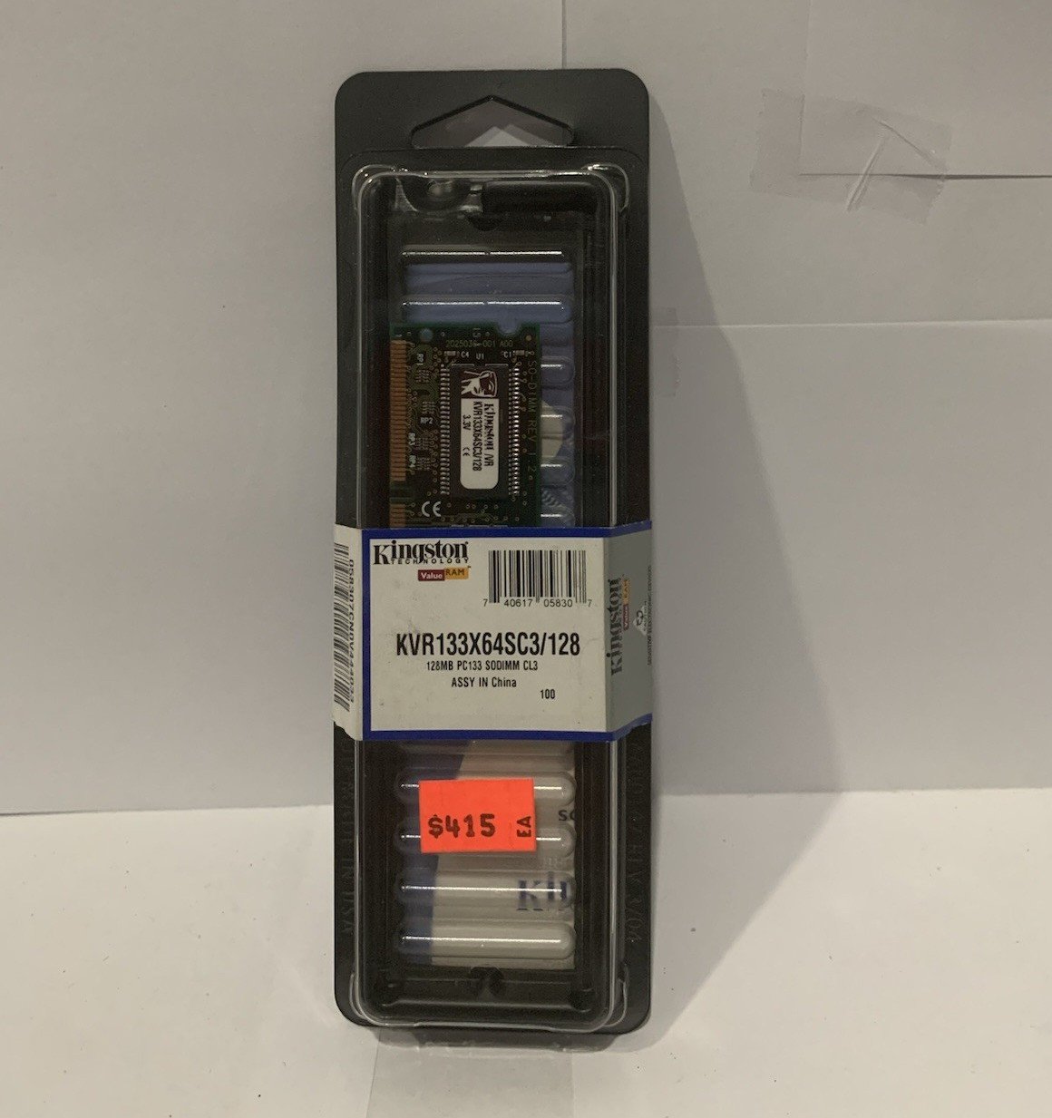 Kingston ValueRAM 128MB PC133 SDR SDRAM 144-Pin SO-DIMM Memory KVR133X64SC3/128