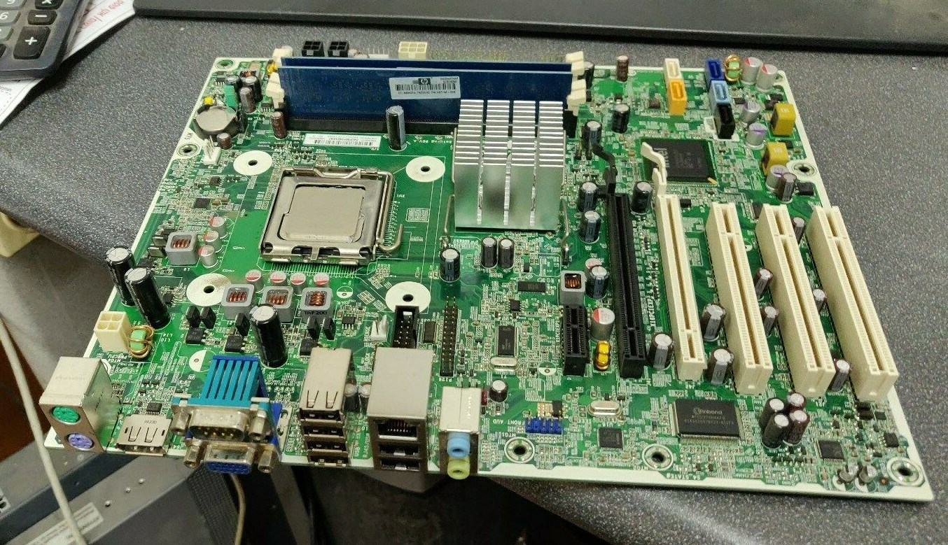 HP Elite 8000 CMT 536883-001/536455-001 Desktop LGA 775 Motherboard with 4GB Mem