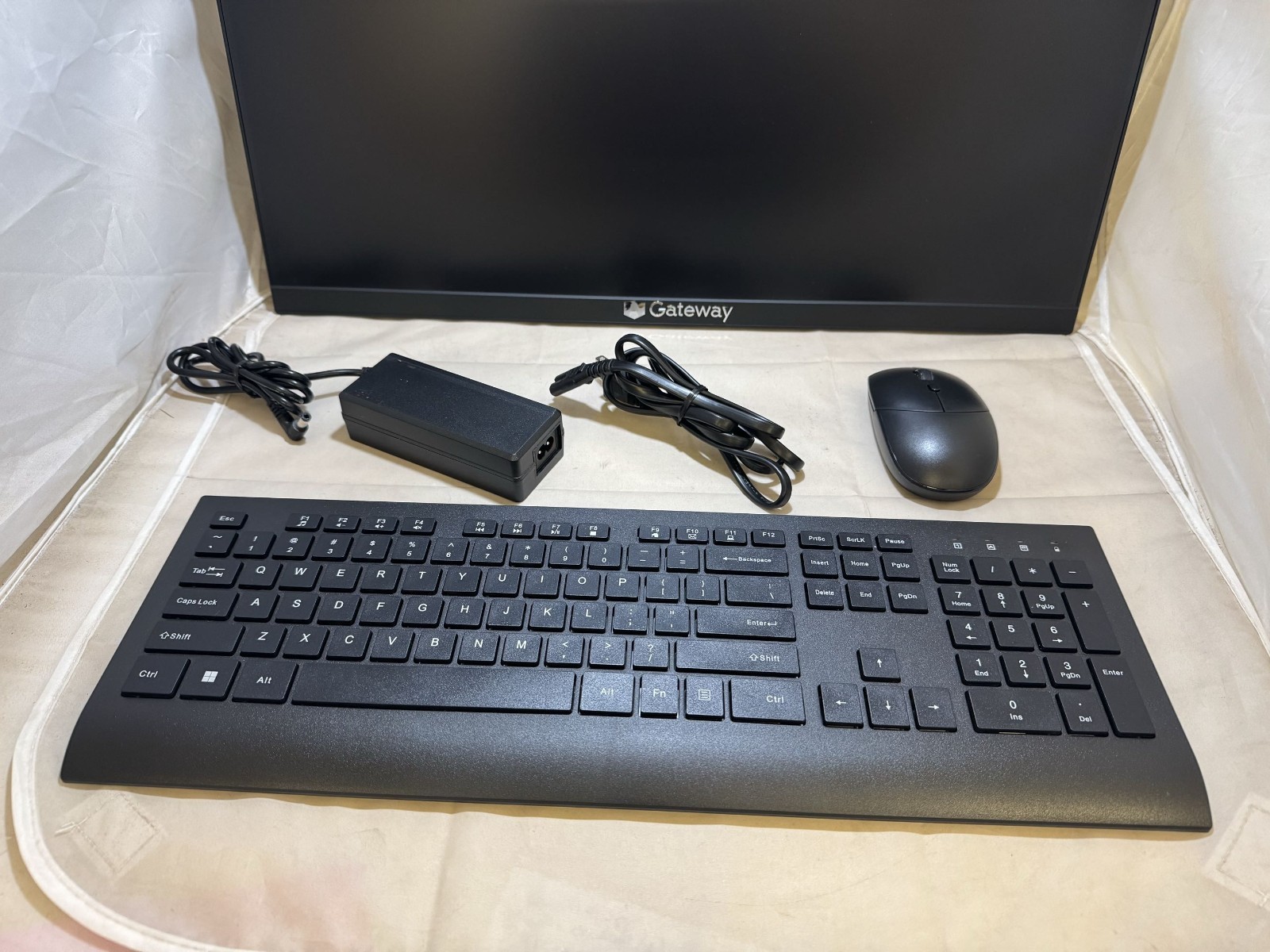 Gateway 23.8" FHD All-in-One PC Pentium J5040 4GB 128GB SSD Win11 Home - Black