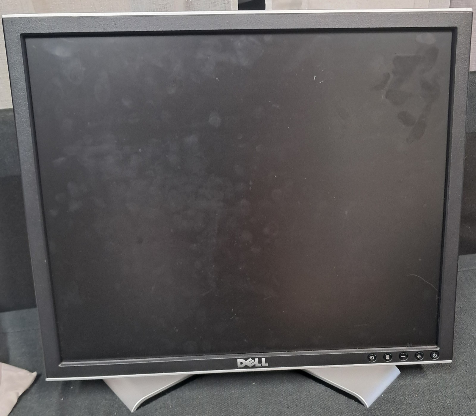 Dell Flat Panel 19" Ultra Sharp LCD Screen 1907FPt with Swivel stand Tested