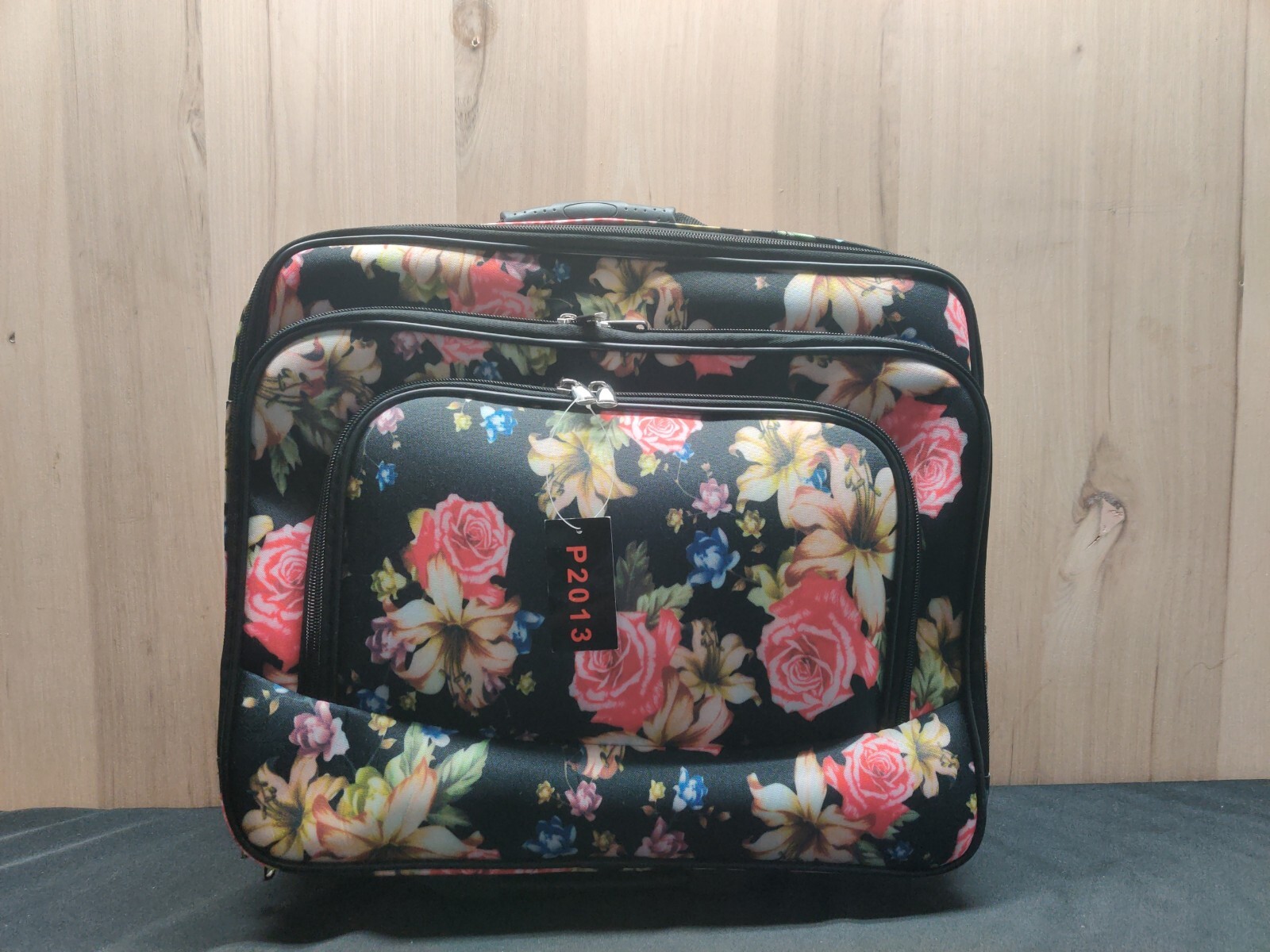 World Traveler Rolling 17-inch Laptop Case - Rose Lily
