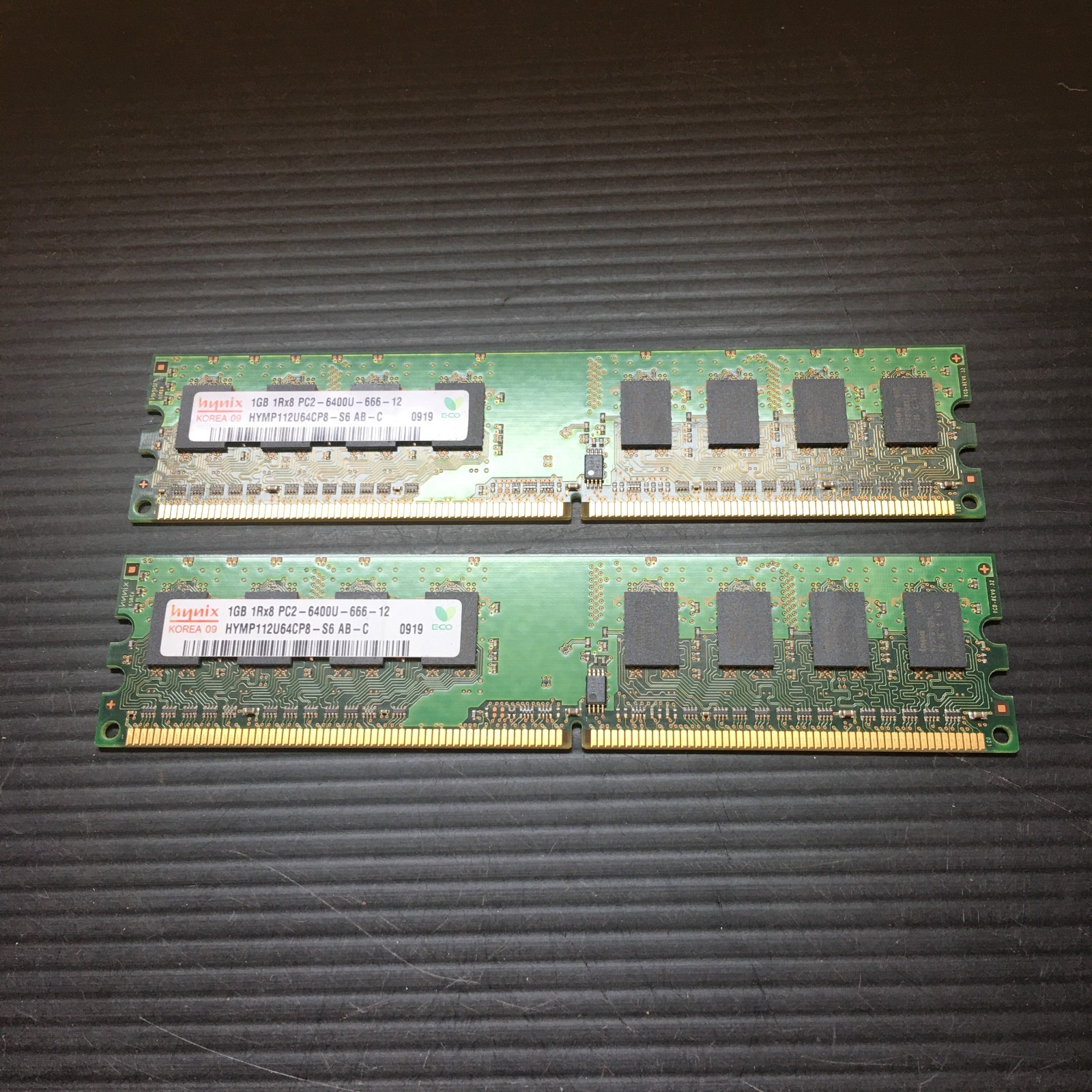 2PCS Hynix 1GB 1Rx8 PC2-6400U-666-12 HYMP112U64CP8-S6 AB-C Memory RAM