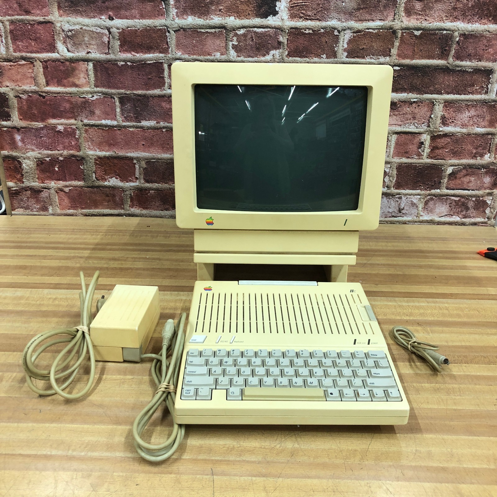 COMPLETE Apple IIc A2S4000 Computer w/Color CRT Monitor & Power Adapter (WORKS)