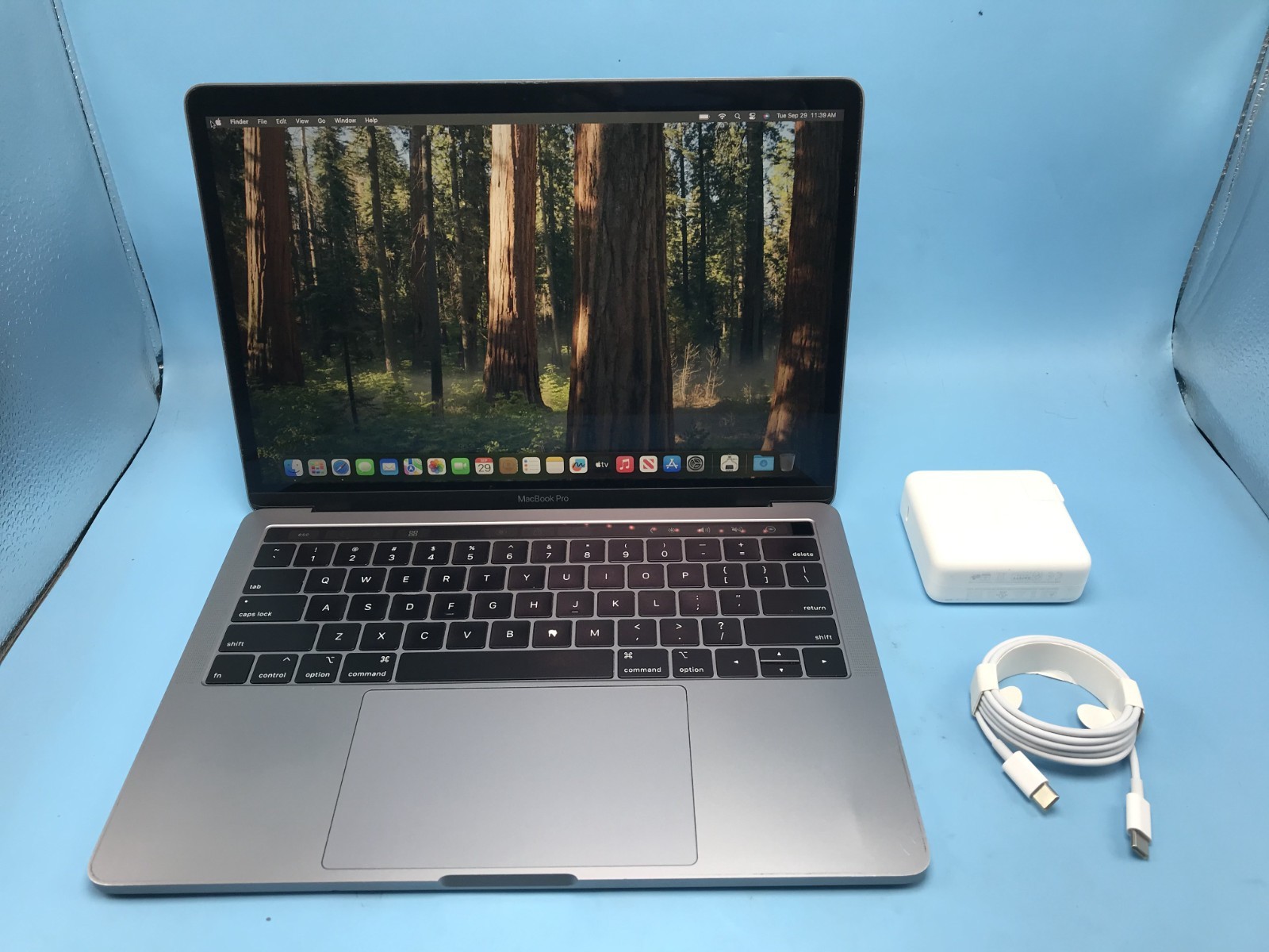 Apple MacBook Pro 13" A1989 2.4GHz Core i5 8GB RAM 256GB SSD 2019 macOS Sequoia