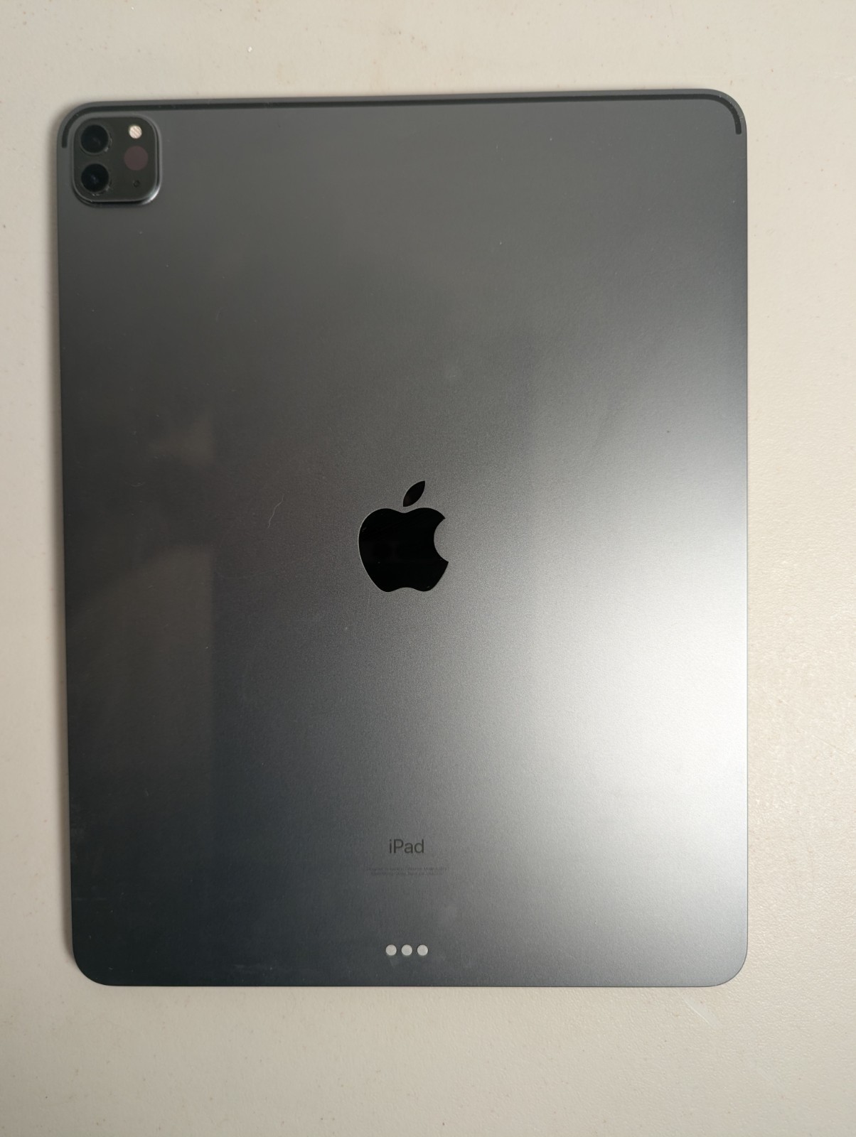 Apple iPad Pro 12.9" 5th Gen M1 128GB Wi-Fi Space Gray Bundle - For Parts