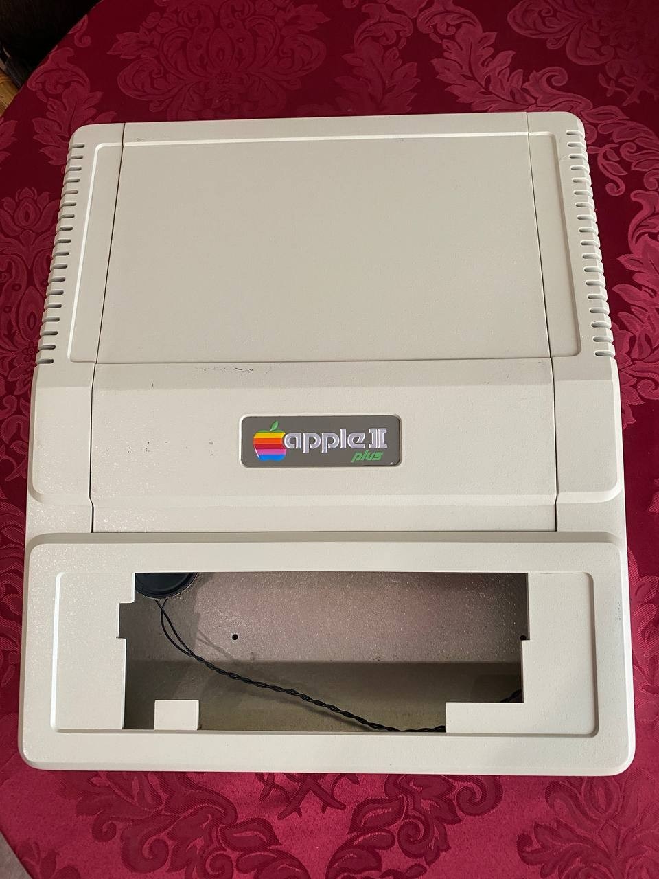 ✅ ⌘ Apple II Plus Computer CASE , Nice Condition
