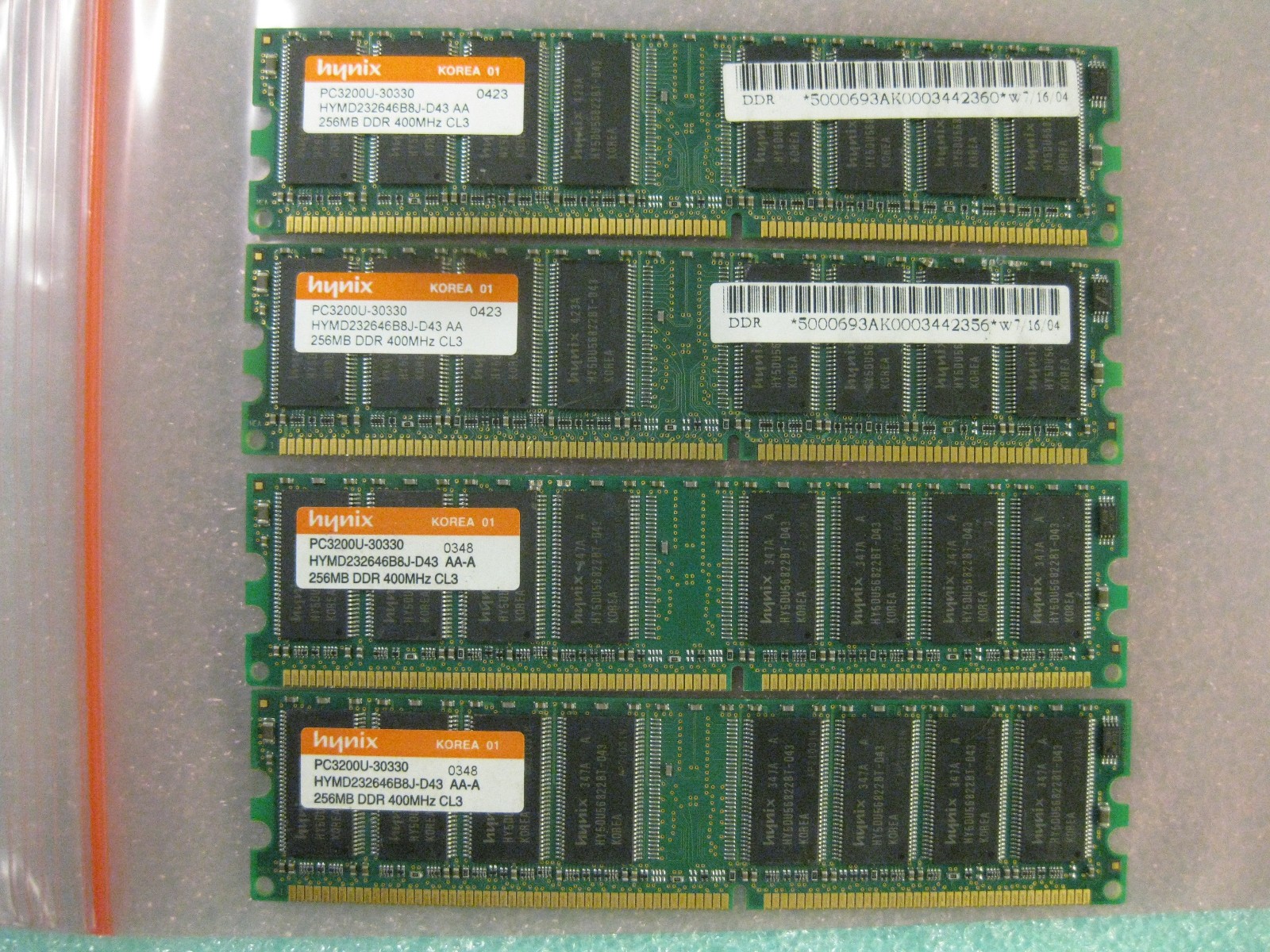 Hynix  1GB 4 x 256 MB HYMD232646B8J-D43 AA PC3200U-30330 DDR 400 CL3 Memory