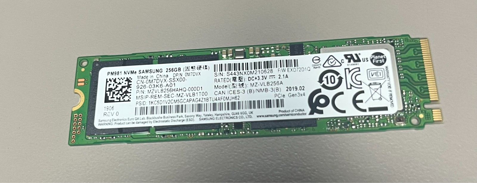 Samsung PM981 256GB NVMe M.2 2280 SSD MZVLB256HAHQ-000D1 Dell 0M7DVX