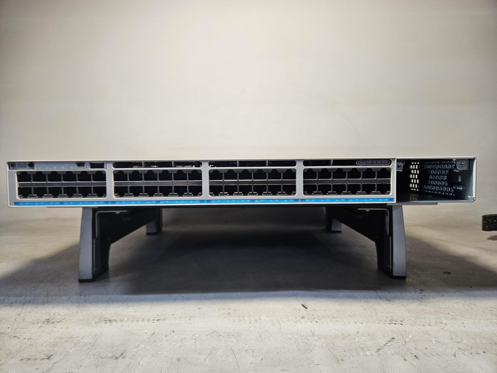 Cisco Catalyst 9300 48-port mGig UPOE C9300-48UXM-A V05 (No PSUs, See Photos)
