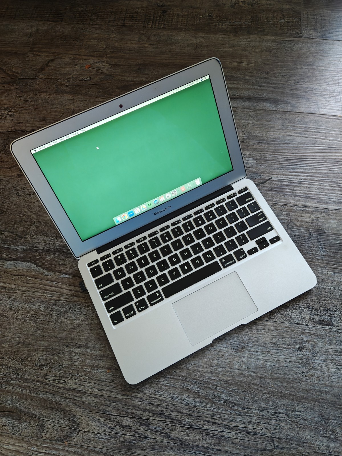 Apple MacBook Air 11 in 2011 Silver/Intel Core i5 1.60 GHz, 64 GB 2 GB Intel HD