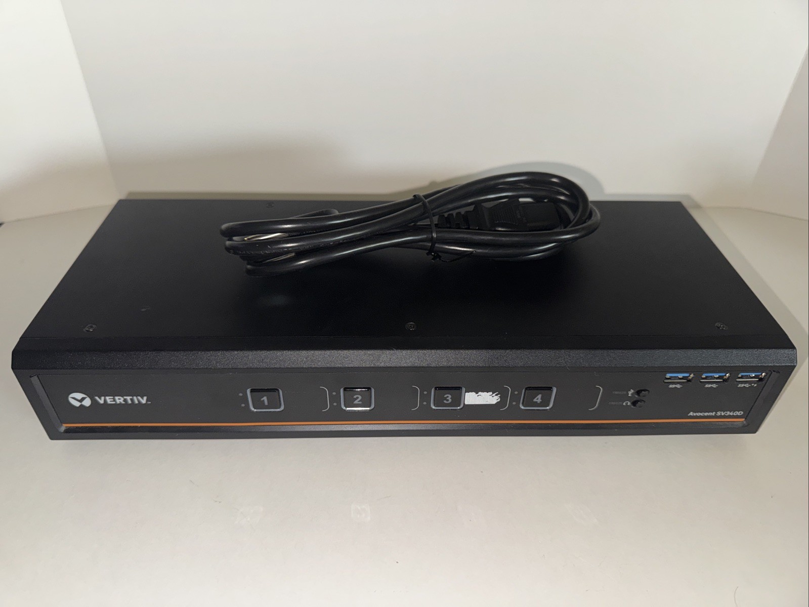 Avocent SV340D VERTIV SV 4-PORT DH DP KVM Switch