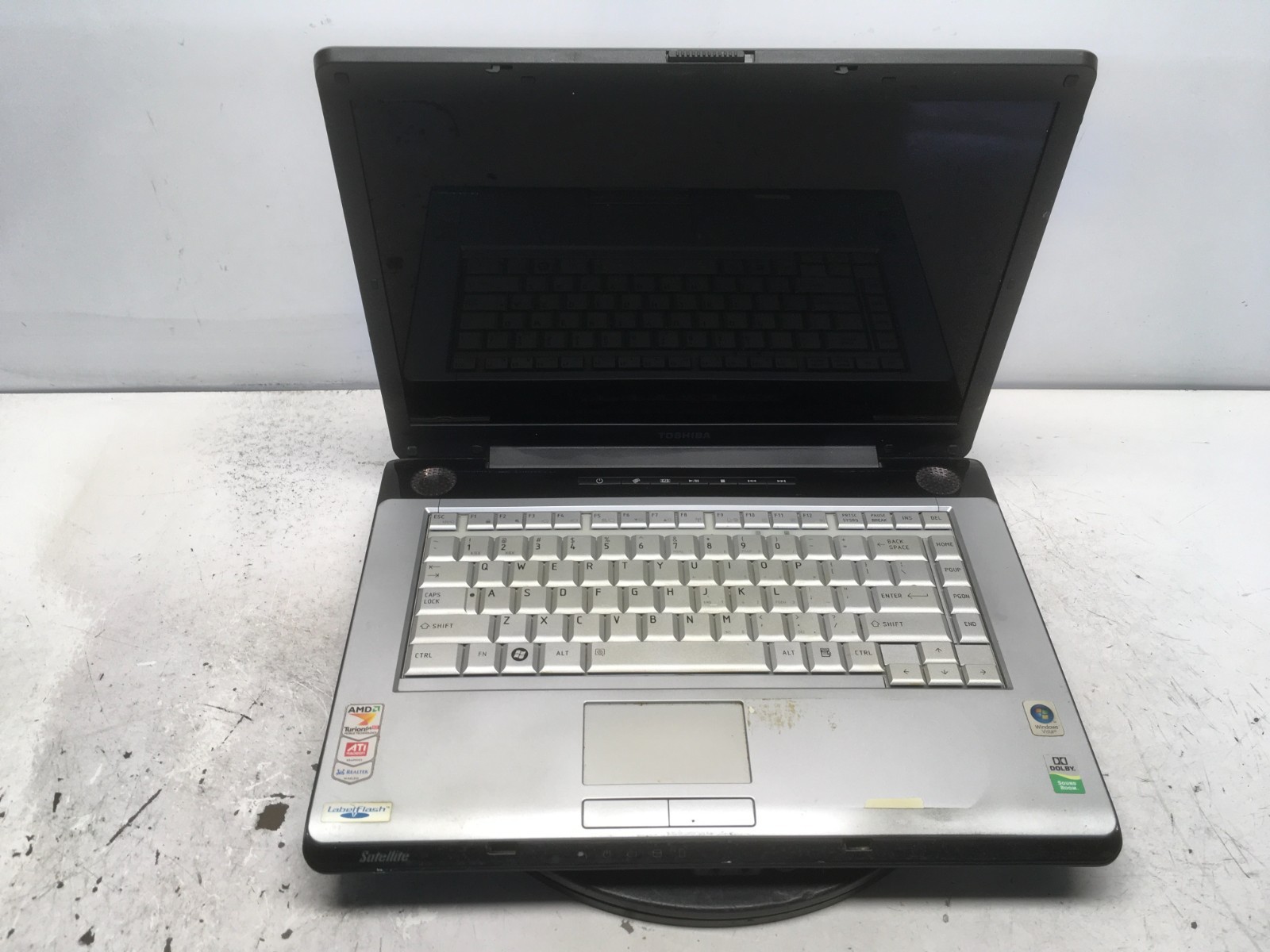 Toshiba Satellite A215-S7437 AMD Turion 64 X2 TL-58 1.9GHz 2 GB NO HDD No Batt