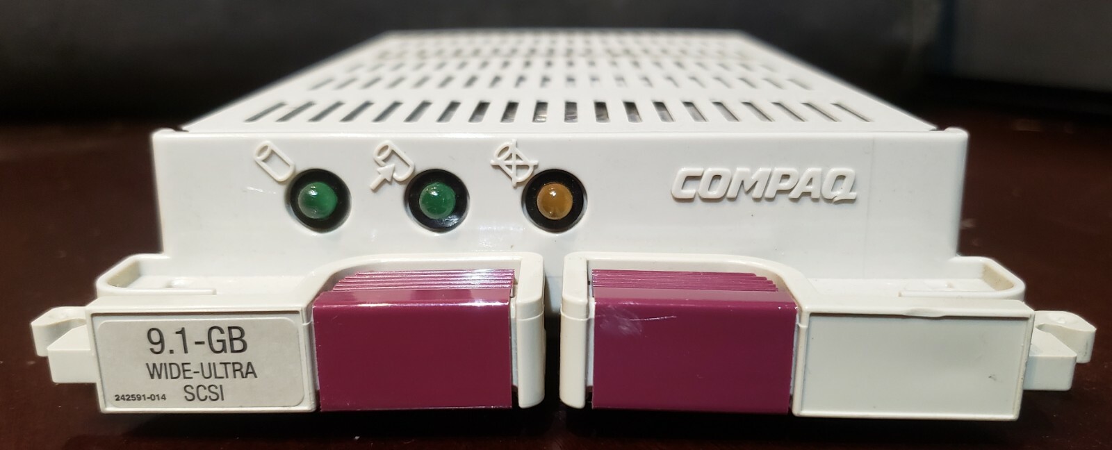 NEW 313715-001 HP Compaq 9.1GB Wide-UltraSCSI Hotswap Drive in Tray