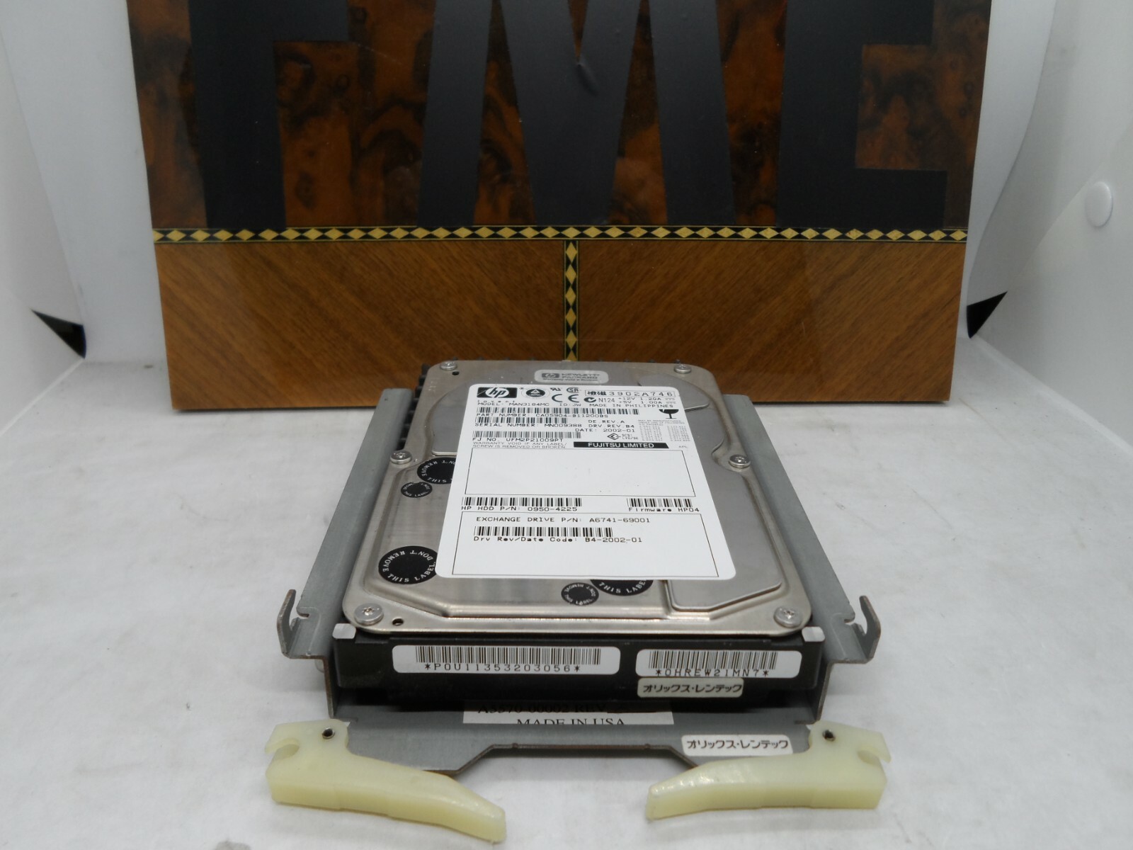 HP 18Gb SCSI Hard drive 10K W/Tray rp2470 rp2430 0950-4225 HP04 A6741-69001