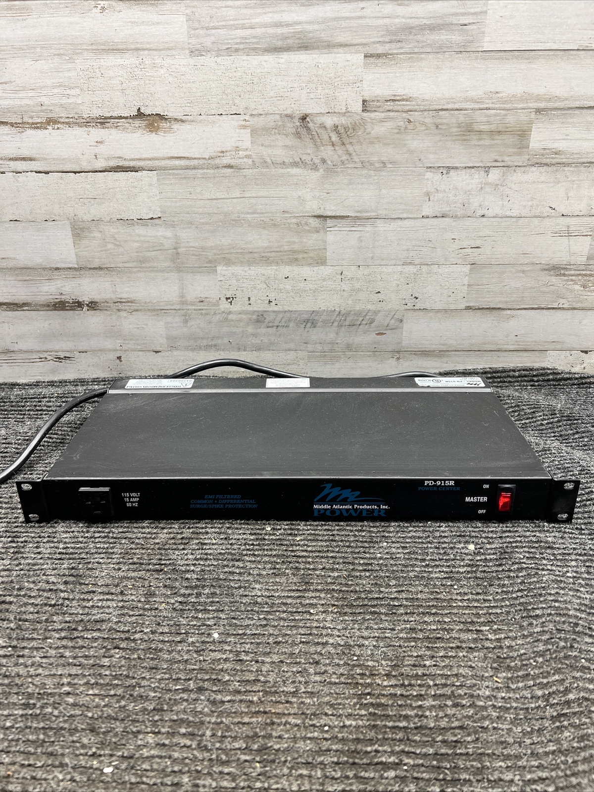 Used Middle Atlantic PD-915R 115 Volt 9 Outlet Rack mount Plug strip 