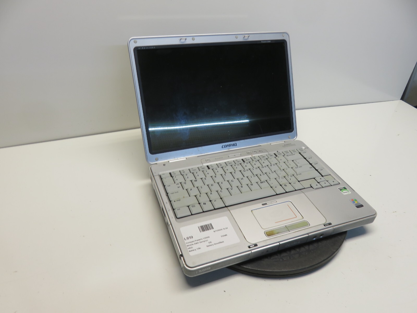 Compaq Presario V2000 V2710US AMD Sempron 512MB Ram No HDD or Battery