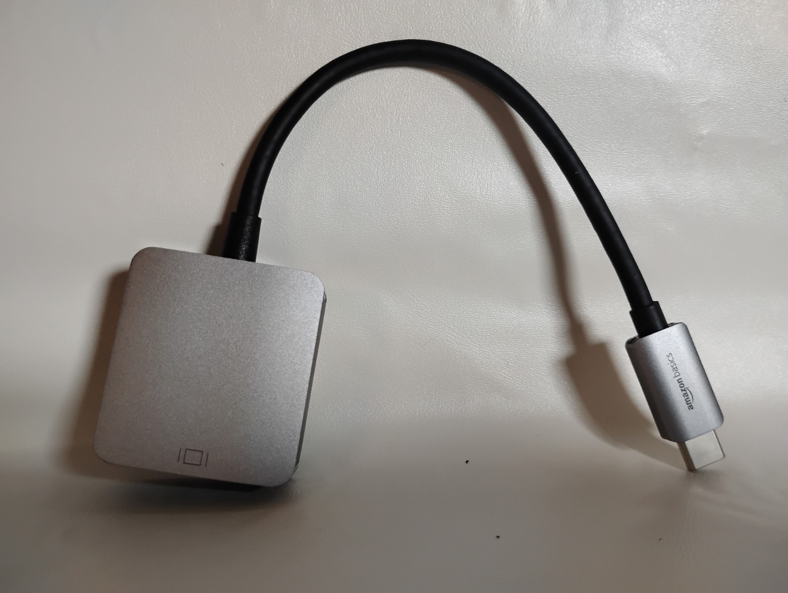 Amazon Basics Aluminum USB 3.1 Type-C to VGA Adapter