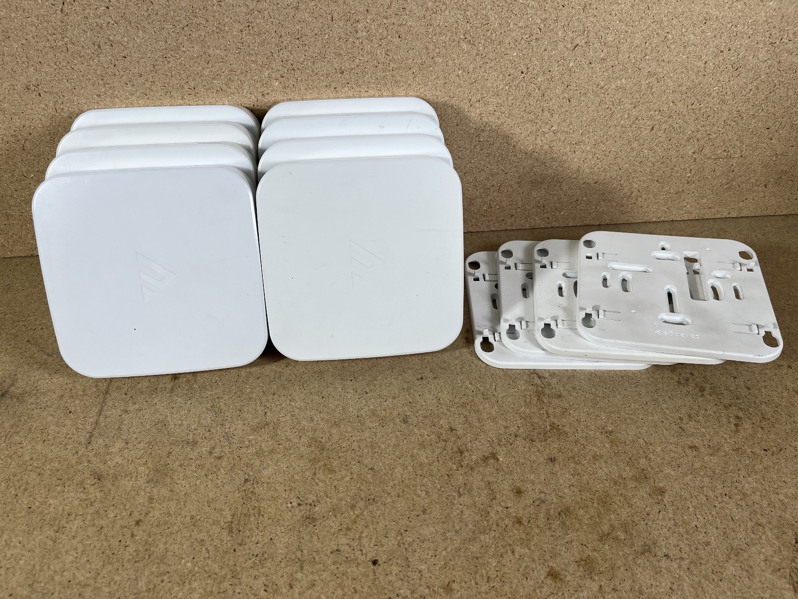 Lot of 8 Pakedge WA-2200 Wireless Access Points 4 Mounts